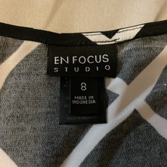 Women dress - Picture 3 of 7